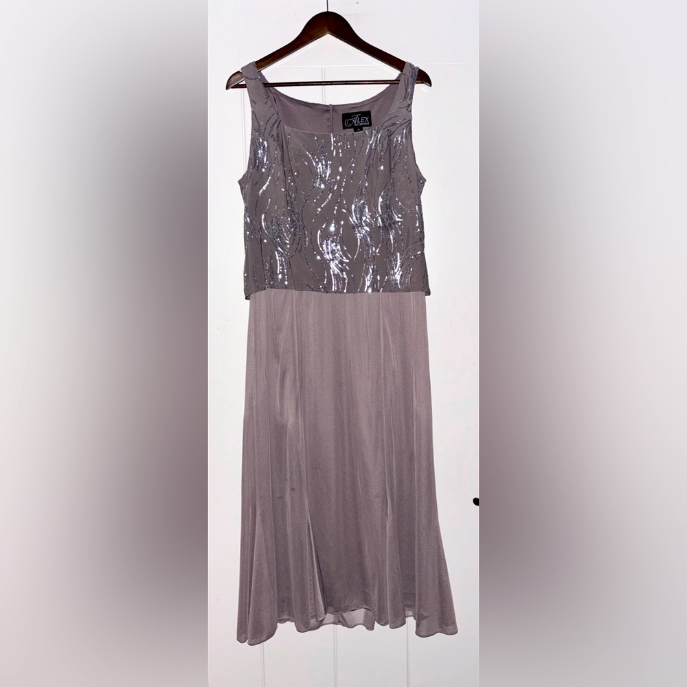 Alex Evening Sequin A-Line Tea Length Lined Chiffon Pleated Party Dress Women 14